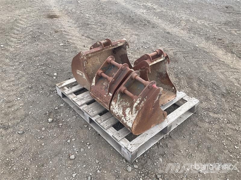  Quantity of (4) Digging Excavator Bucket دلاء