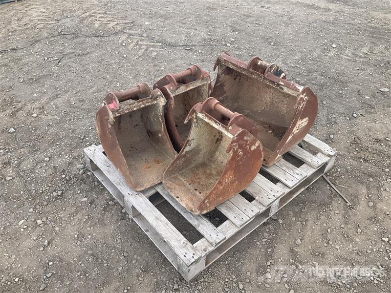  Quantity of (4) Digging Excavator Bucket دلاء