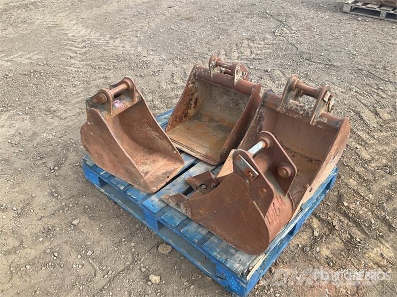 Quantity of (4) Digging Excavator Bucket Buckets