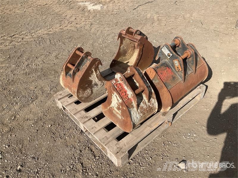  Quantity of (4) Digging Excavator Bucket دلاء