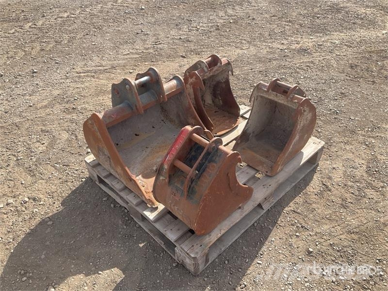  Quantity of (4) Digging Excavator Bucket دلاء