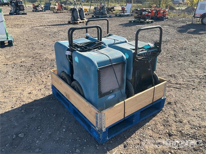 Quantity of (4) Dri-Eaz F435 Dehumidifier Andere Zubehörteile