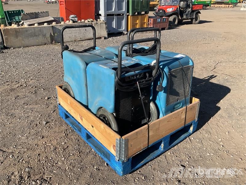 Quantity of (4) Dri-Eaz F435 Dehumidifier Andere Zubehörteile