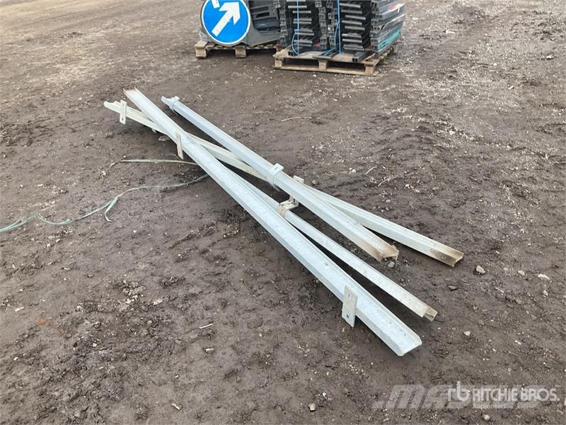  Quantity of (4) Fence Post Skrabere