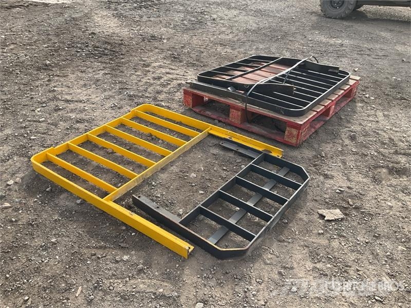 Quantity of (4) Forklift Backrests Drugi deli