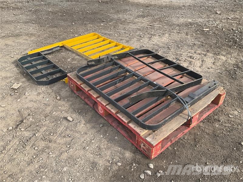 Quantity of (4) Forklift Backrests Drugi deli