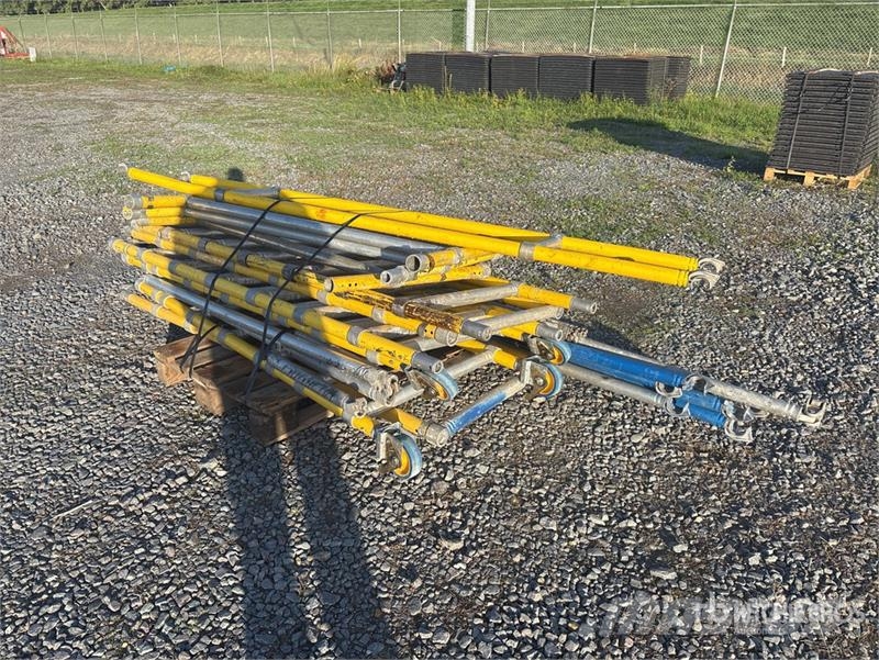 Quantity of (4) Instant INS205 DW G-Rail Frame 0.7 Ehitustellingud