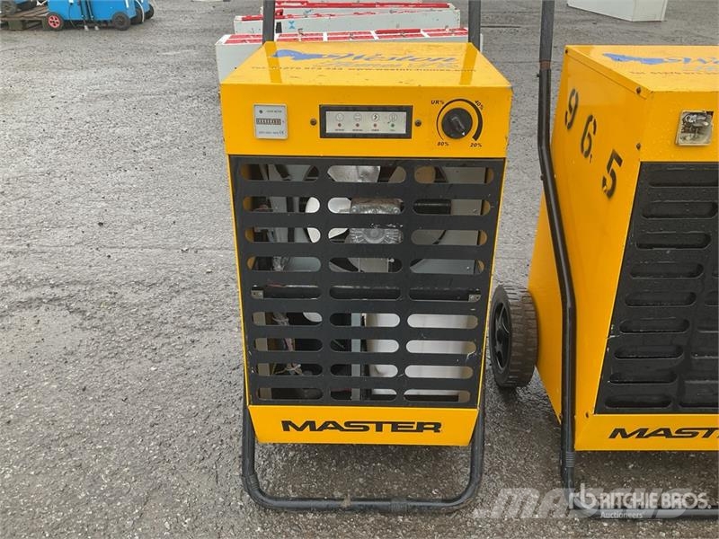 Quantity of (4) MCS DH62DV Dehumidifier مكونات أخرى