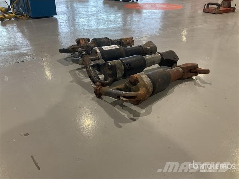  Quantity of (4) Pneumatic Breaker Other components