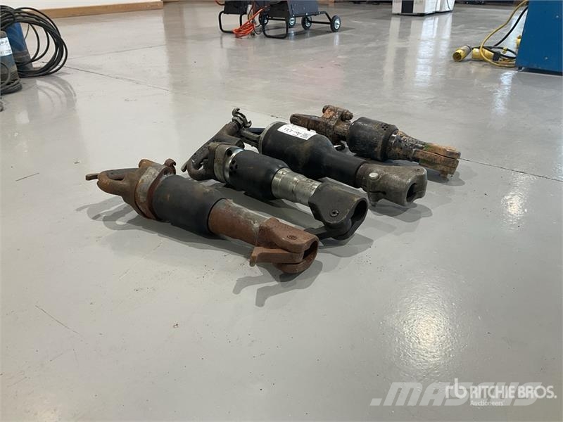  Quantity of (4) Pneumatic Breaker Other components