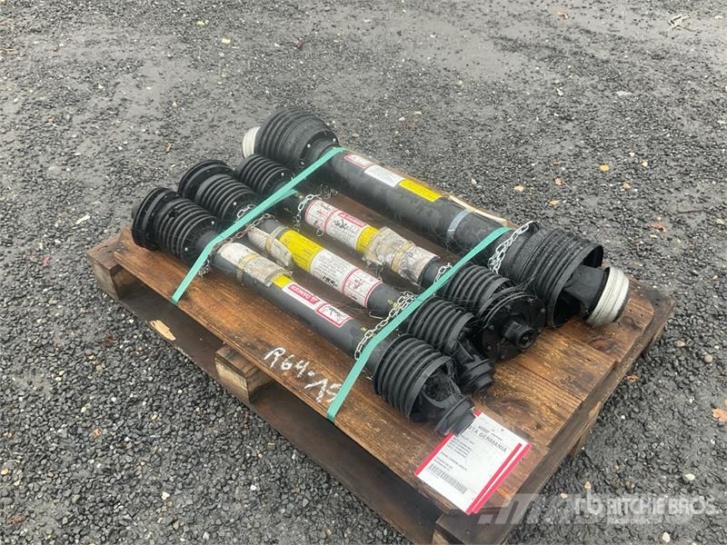 Quantity of (4) PTO Shafts (Unused) Andere Zubehörteile