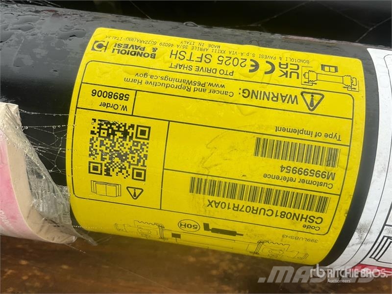 Quantity of (4) PTO Shafts (Unused) Andere Zubehörteile