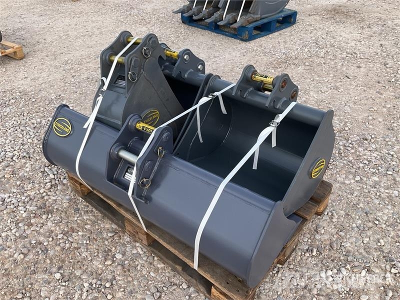  Quantity of (4) Strickland Excavator Bucket - Fits دلاء