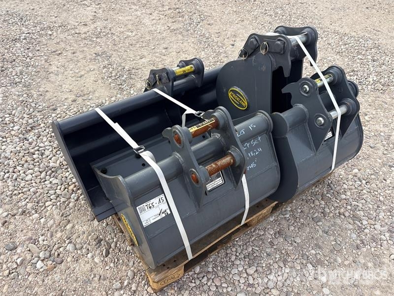  Quantity of (4) Strickland Excavator Bucket - Fits دلاء