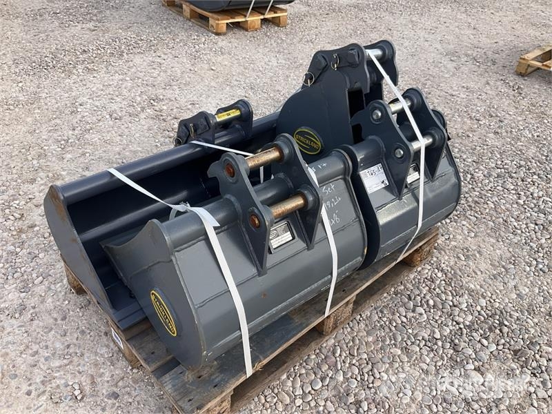 Quantity of (4) Strickland Excavator Bucket - Fits Kašike / Korpe