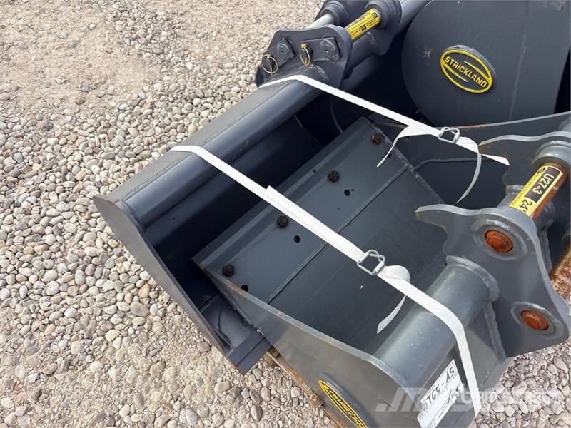  Quantity of (4) Strickland Excavator Bucket - Fits دلاء