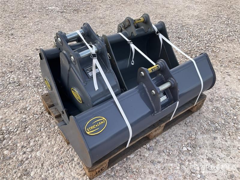 Quantity of (4) Strickland Excavator Bucket - Fits Kašike / Korpe