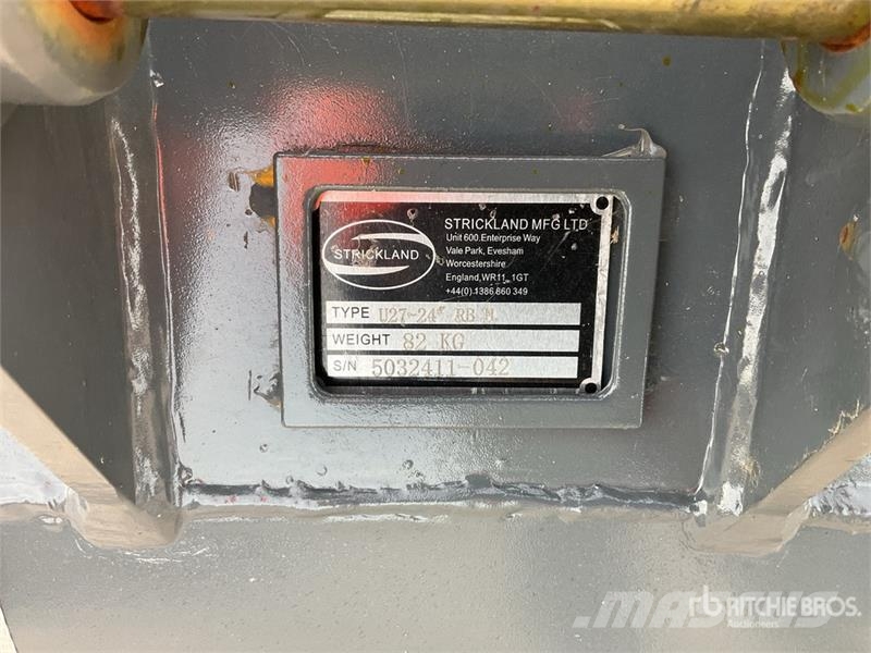  Quantity of (4) Strickland Excavator Bucket - Fits دلاء