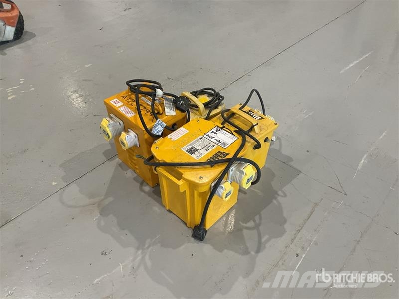  Quantity of (4) Transformer معدات البناء - غير ذلك