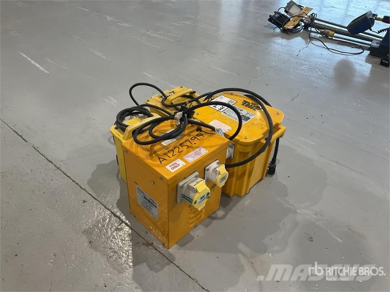 Quantity of (4) Transformer معدات البناء - غير ذلك