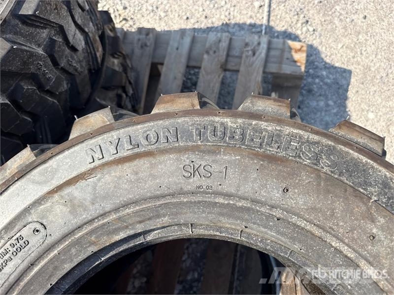 Quantity of (4) UNITEAM 12-16.5 SKS-1 TL Tires (U Ελαστικά και ζάντες