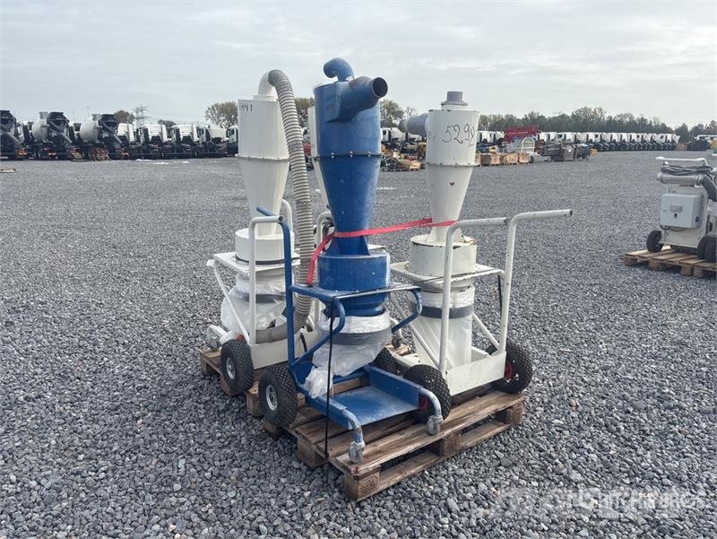 Quantity of (4) Ventur PRE-SEPARATOR Vacuum Cleane Vacuum cleaners