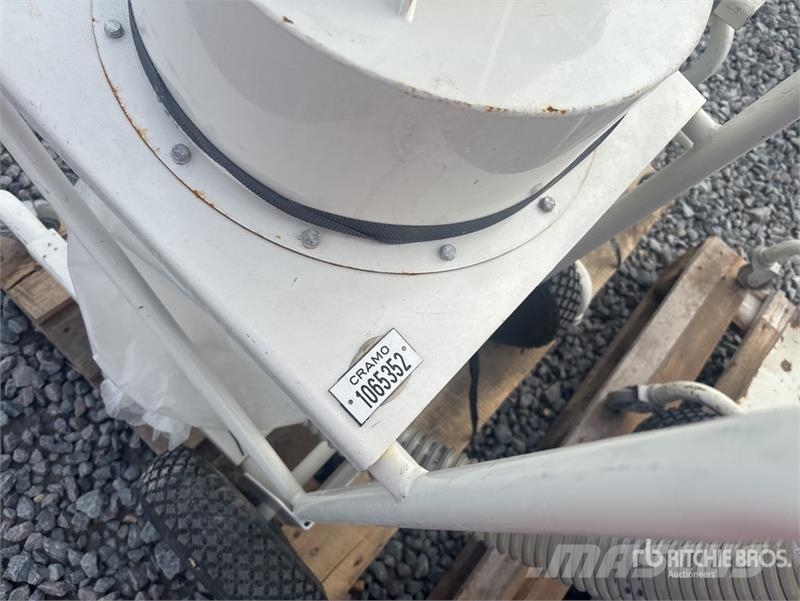 Quantity of (4) Ventur PRE-SEPARATOR Vacuum Cleane Vacuum cleaners