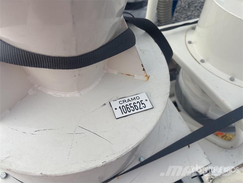 Quantity of (4) Ventur PRE-SEPARATOR Vacuum Cleane Vacuum cleaners