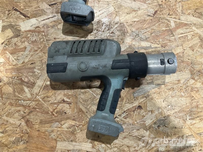 Quantity of (4) Vonarx Crimper Andere Zubehörteile