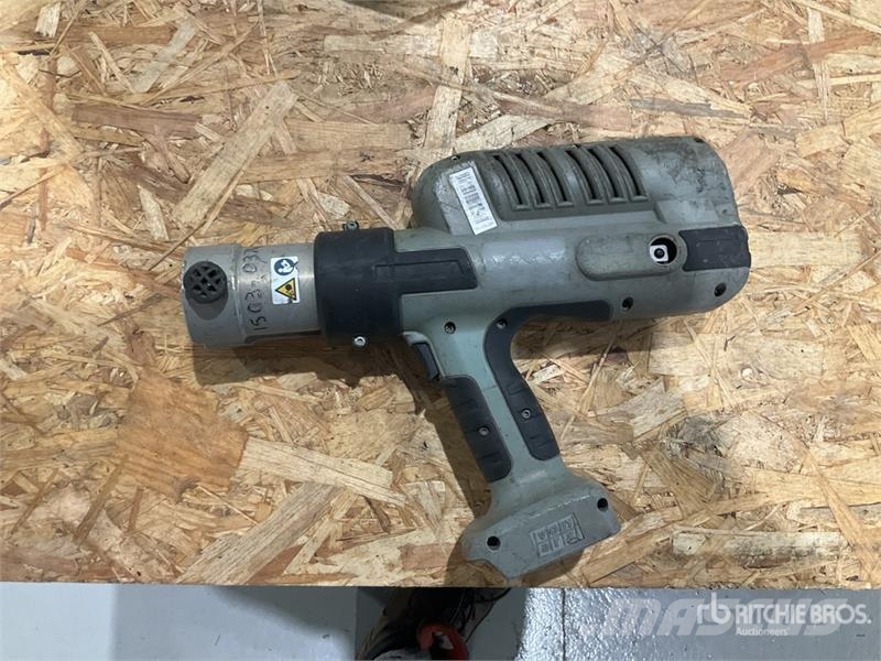 Quantity of (4) Vonarx Crimper Andere Zubehörteile