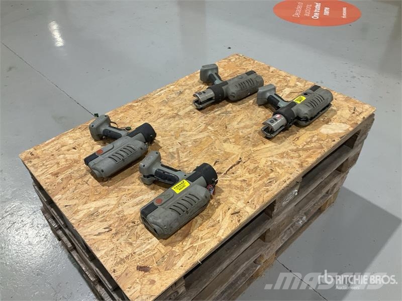 Quantity of (4) Vonarx Crimper Andere Zubehörteile