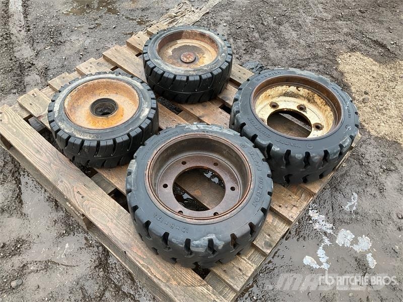 Quantity of (4) Wheels Pneus Agrícolas