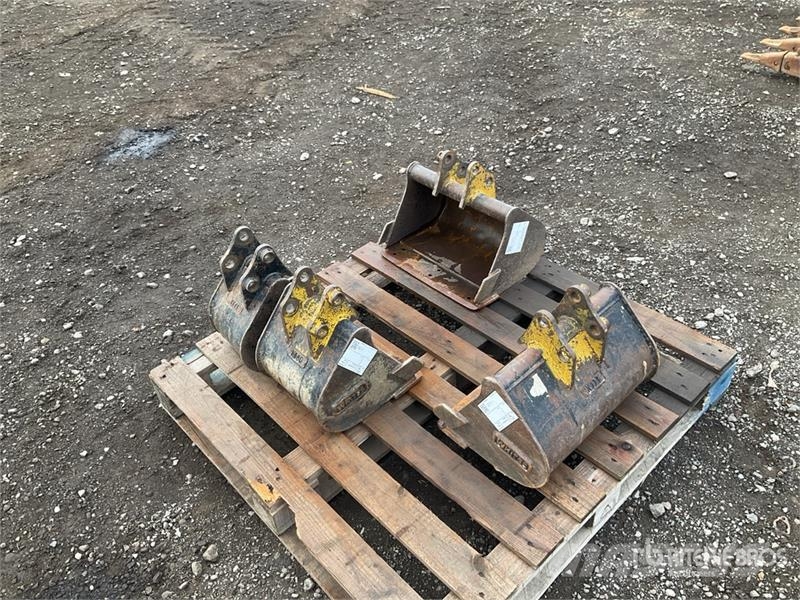 Quantity of (4) WHITES Digging Excavator Bucket Buckets