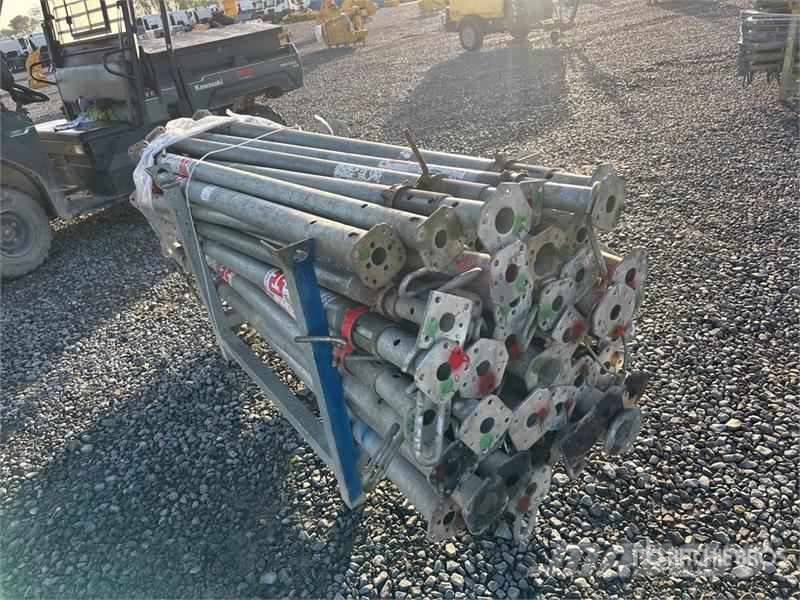  Quantity of (46) Instant A400 Steel Prop Scaffoldi Gradbeni odri