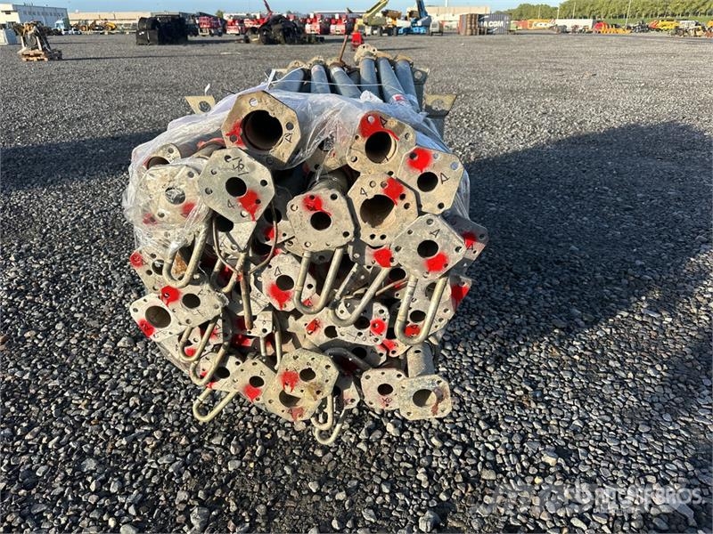  Quantity of (46) Instant A400 Steel Prop Scaffoldi Gradbeni odri