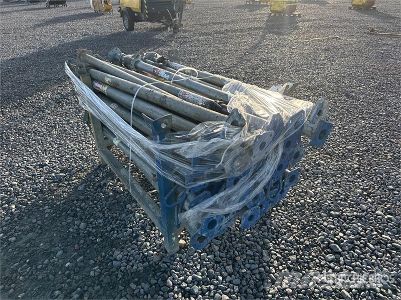  Quantity of (47) Instant A300 Steel Prop Scaffoldi Gradbeni odri