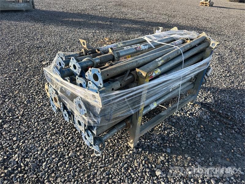  Quantity of (47) Instant A300 Steel Prop Scaffoldi Gradbeni odri