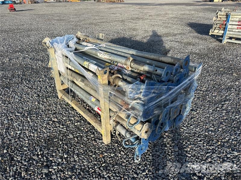  Quantity of (47) Instant A300 Steel Prop Scaffoldi Gradbeni odri