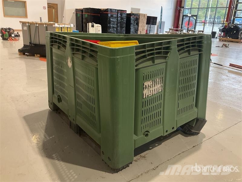 Quantity of (48) 2V Industrial Traction Battery Ce Autres accessoires