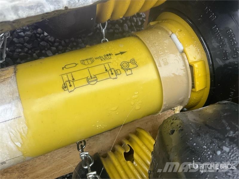 Quantity of (5) PTO Shafts (Unused) Andere Zubehörteile