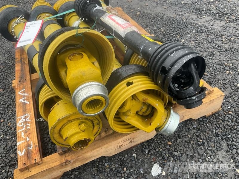 Quantity of (5) PTO Shafts (Unused) Andere Zubehörteile