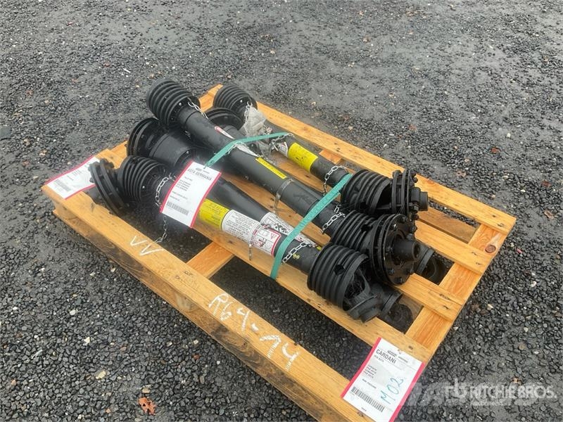 Quantity of (5) PTO Shafts (Unused) Andere Zubehörteile