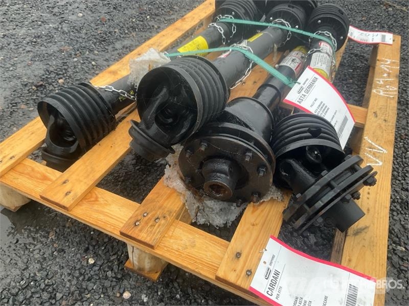 Quantity of (5) PTO Shafts (Unused) Andere Zubehörteile