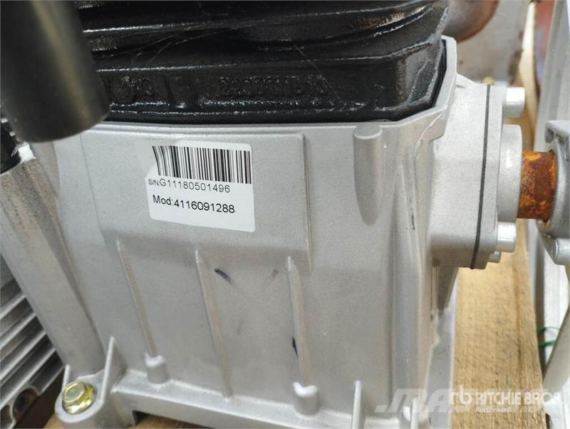 Quantity of (5) Pump Units and Engines Air Compres 空氣壓縮機