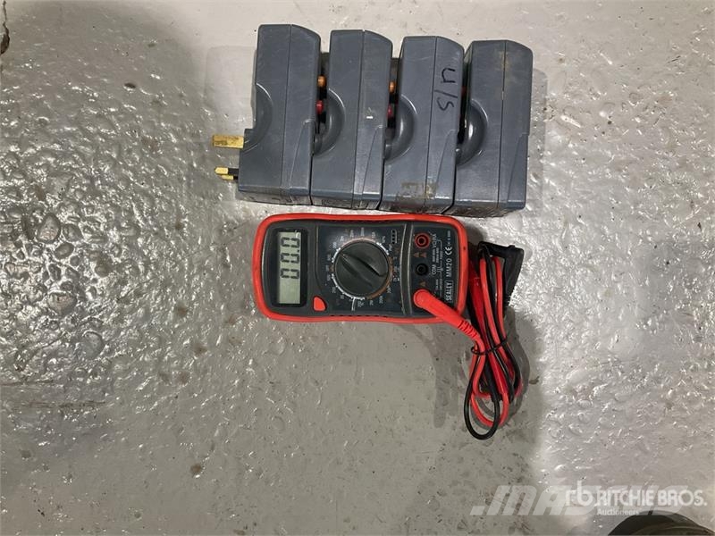  Quantity of (5) Sealey MM20 Voltmeter Other components