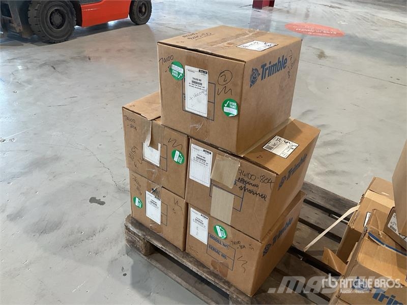  Quantity of (5) Trimble - Base, Cat, Dozer, D6T T4 Instrumenti, oprema za mjerenje i automatizaciju