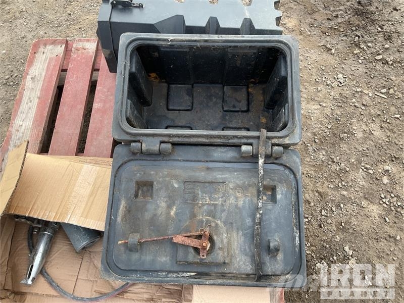 Quantity of (6) Air Tools Other components