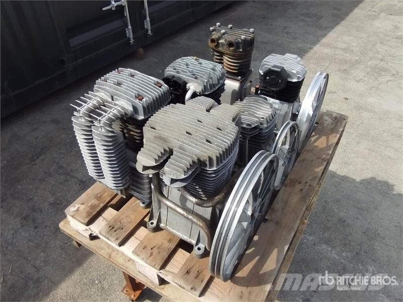 Quantity of (6) Pump Units Air Compressor Компресори