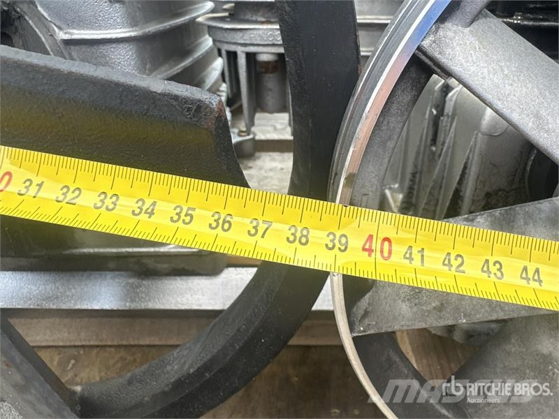 Quantity of (6) Pump Units Air Compressor Компресори