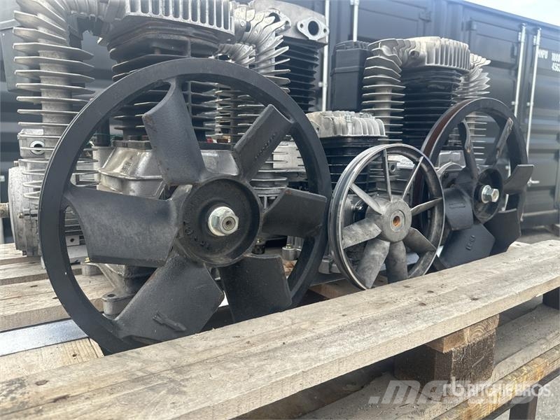 Quantity of (6) Pump Units Air Compressor Компресори